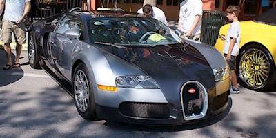 File:Bugatti Veyron 2006 RSideFront CECF 9April2011 ...