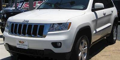 File:2011 Jeep Grand Cherokee Laredo X -- 07-03-2010.jpg ...