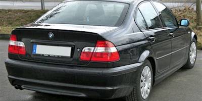 File:BMW 330i M-Sportpaket rear.jpg - Wikimedia Commons