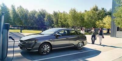 2017 Honda Clarity Electric Arrives, Bites Into Competition