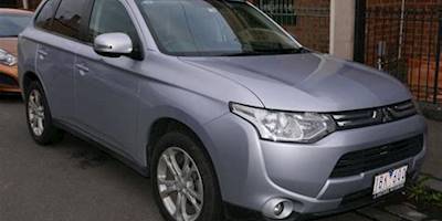 File:2014 Mitsubishi Outlander (ZJ MY14) LS 2WD wagon ...