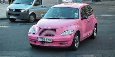 Chrysler PT Cruiser Pink