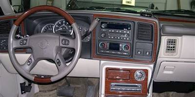 File:2003 Cadillac Escalade EXT dashboard.JPG - Wikimedia ...