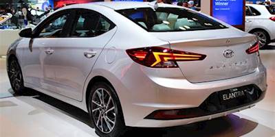 File:2019 Hyundai Elantra Limited (AD facelift) rear NYIAS ...