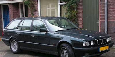 File:BMW e34-touring 1995.jpg - Wikimedia Commons