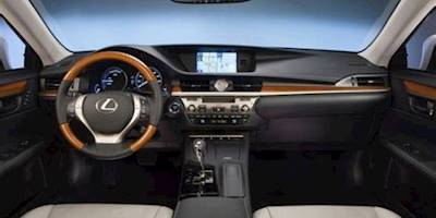 2013 Lexus ES 300h Hybrid Review