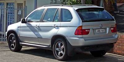 File:2000-2003 BMW X5 (E53) 4.4i 01.jpg - Wikimedia Commons