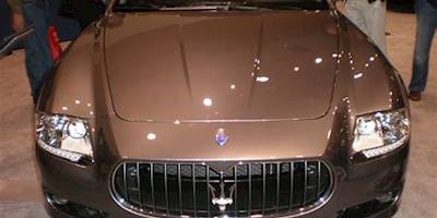 File:2009 gray Maserati Quattroporte V front.JPG ...