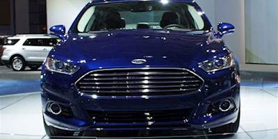 File:Ford Fusion WAS 2012 0599.JPG - Wikimedia Commons