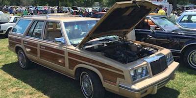File:1983 Chrysler Town & Country station wagon at 2015 ...