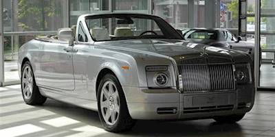 File:Rolls-Royce Phantom Drophead Coupé – Frontansicht, 10 ...