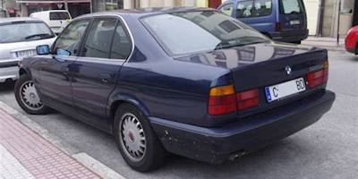 File:1993 BMW 525ix (E34) (5863284922).jpg - Wikimedia Commons