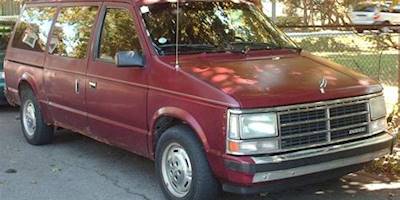 File:'87-'88 Dodge Grand Caravan.jpg - Wikimedia Commons