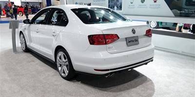 File:Volkswagen Jetta GLI 2017 Side Back.jpg - Wikimedia ...