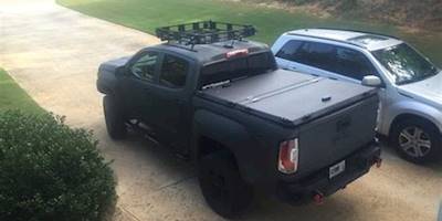 A Heavy Duty Truck Bed Cover On A Chevy/GMC Colorado/Canyo ...