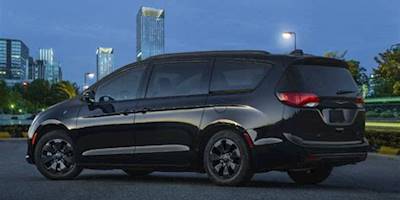2019 Chrysler Pacifica Hybrid: New Appearance Package ...