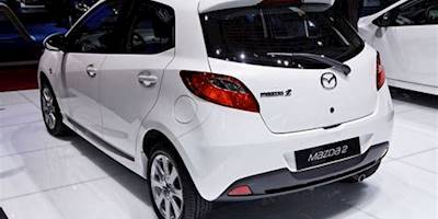 File:Mazda 2 - Mondial de l'Automobile de Paris 2012 - 005 ...