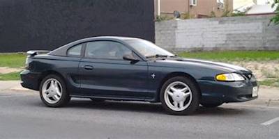 File:1994 Ford Mustang V6.png - Wikimedia Commons