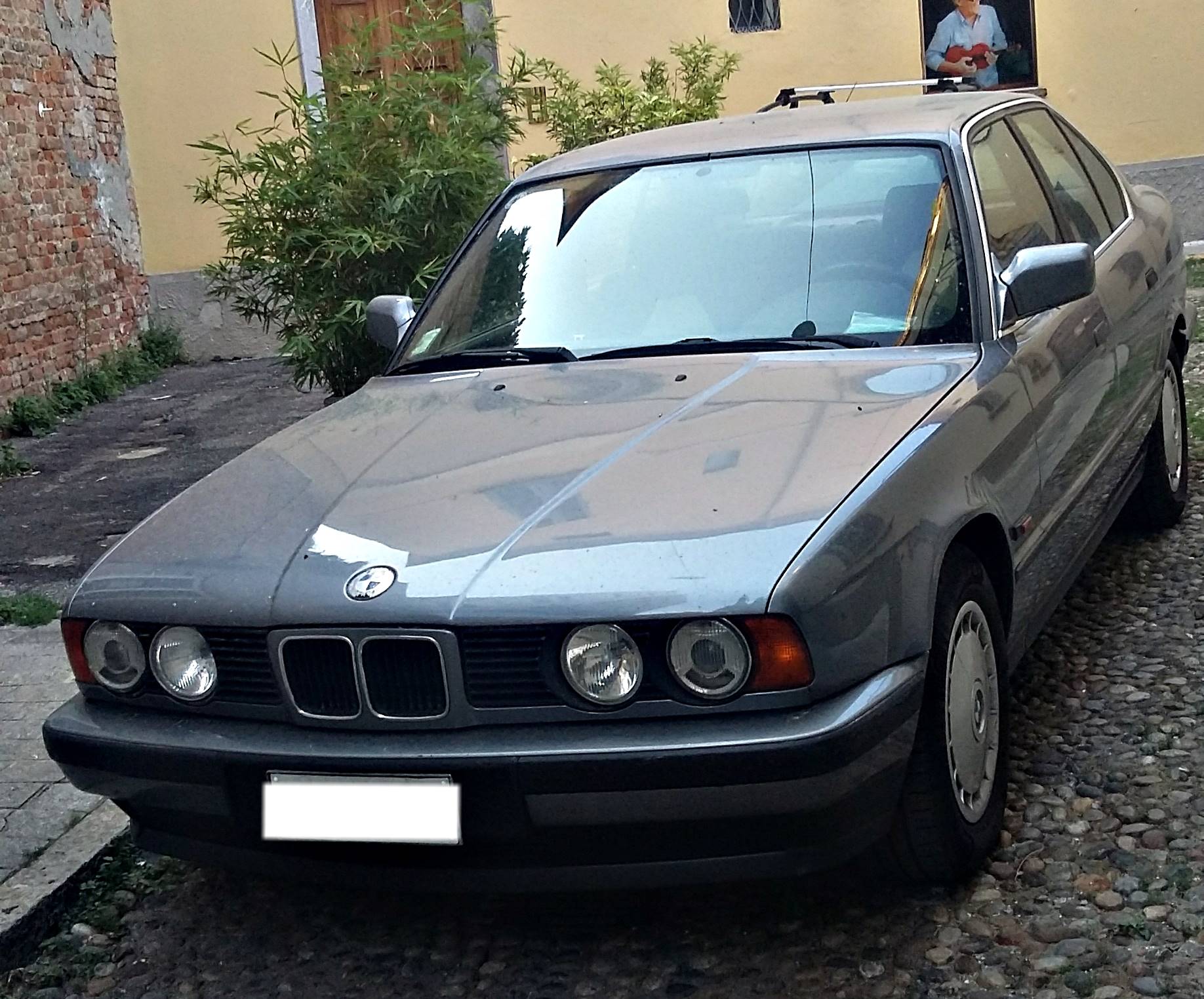 File:BMW E34 525i.JPG - Wikimedia Commons