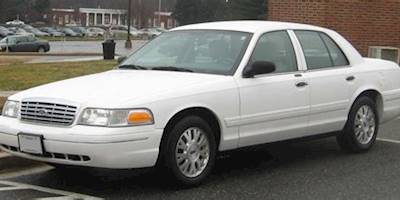 File:2003-2007 Ford Crown Victoria.jpg - Wikimedia Commons