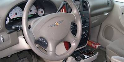 File:2005 Chrysler Town and Country LX interior.JPG ...