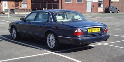 File:1998 Jaguar XJ8 4.0 (13307731425).jpg - Wikimedia Commons