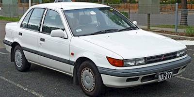 File:1988-1990 Mitsubishi Lancer (CA) SE sedan (2011-04-22 ...