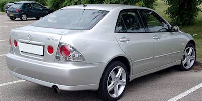 File:Lexus IS 300 rear 20080617.jpg - Wikimedia Commons