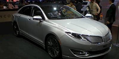 File:LINCOLN MKZ 2013 SMS 01.JPG - Wikimedia Commons