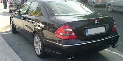 Datei:Mercedes-Benz E-Class black Sportpackage.jpg – Wikipedia