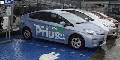 2012 Toyota Prius Plug-in Hybrid | Plug-in hybrids are ...