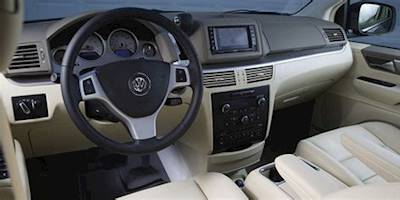 2009 Volkswagen Routan Interior