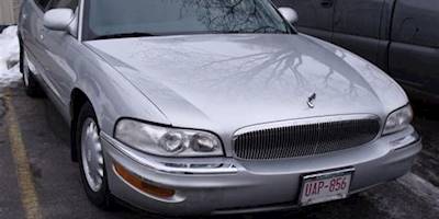 Buick Park Avenue | Have to love a clean car in the middle ...