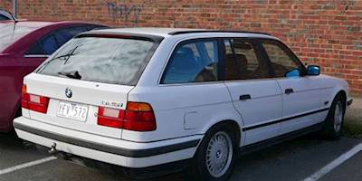 File:1995 BMW 525i (E34) Touring station wagon (2015-07-24 ...