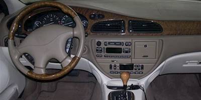 File:2001 Jaguar S-Type dashboard.JPG - Wikipedia