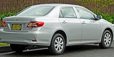 File:2010-2011 Toyota Corolla (ZRE152R MY11) Ascent sedan ...