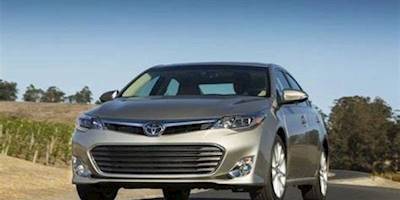 2014 Toyota Avalon Hybrid Review