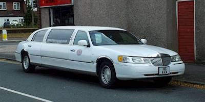 Town Car Limo | Flickr - Photo Sharing!