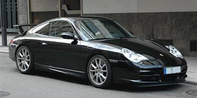 Black Porsche 911 GT3