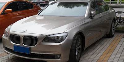 File:BMW 7-Series F02 Li China 2012-05-12.jpg - Wikimedia ...