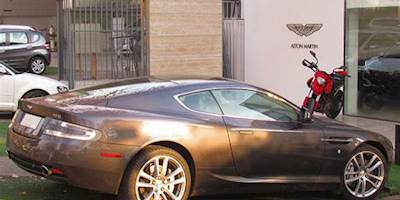 File:Aston Martin DB9 2011 (7631838376).jpg - Wikimedia ...