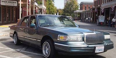 1996 Lincoln Town Car '5YBW602' 3 | Photographed at the ...