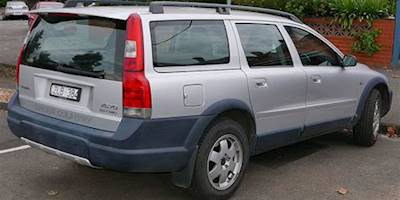 File:2004 Volvo XC70 (MY04) LE 2.5 T station wagon (2015 ...