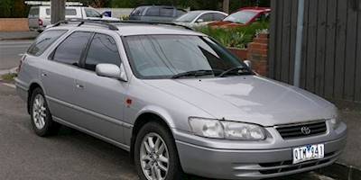File:2001 Toyota Camry (MCV20R) Touring station wagon ...