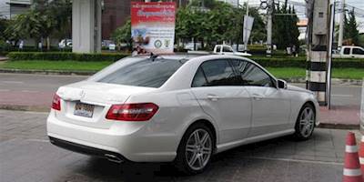 File:Mercedes-Benz E350 CGi AMG (5894610564).jpg ...