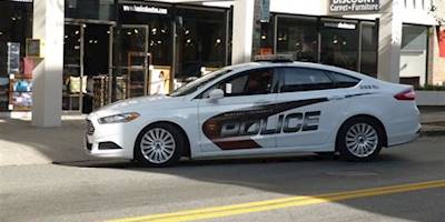 File:Harvard University Police Ford Fusion Hybrid.jpg ...