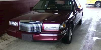 1996 Lincoln Town Car Signature | Say Hello To Curly G ...