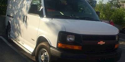 File:Chevrolet Express 3500 Van (Orange Julep '10).jpg ...
