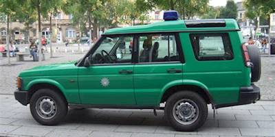 File:Land Rover Discovery SeriesII 1998-2004 Bundespolizei ...