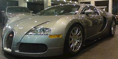 File:Bugatti Veyron 2008 - 003.JPG - Wikimedia Commons